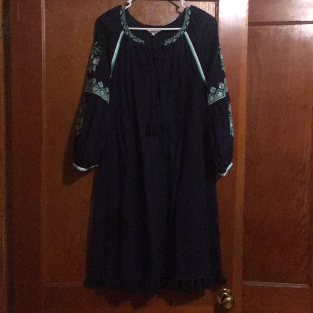 Crown and ivy dress large